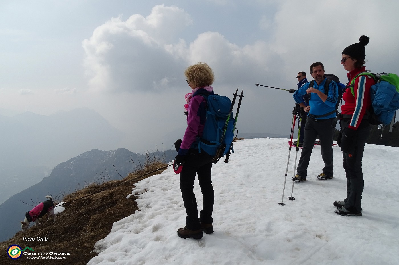 25 Si intravede la Val Camonica e il Lago d'Iseo....JPG -                                